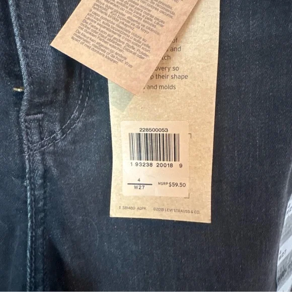 Levi's Black Skinny Jeans with Embellished Accents - Picture 4 of 4